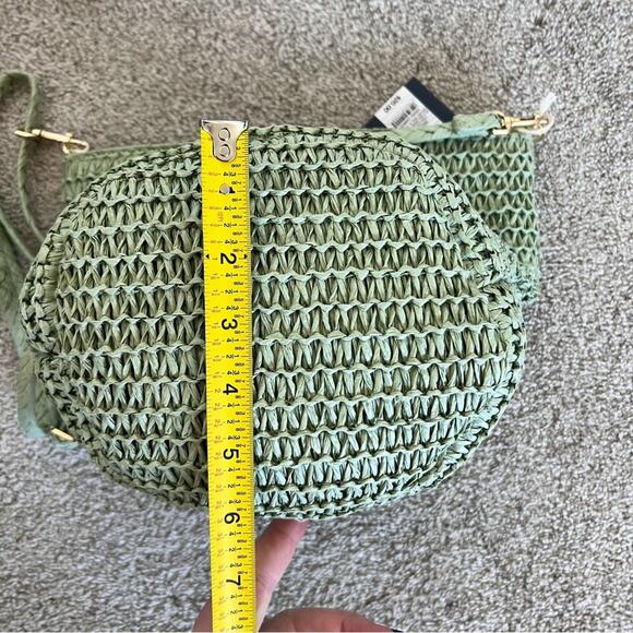 NWT Universal Thread Green Straw Over the Shoulder Purse - Picture 9 of 9